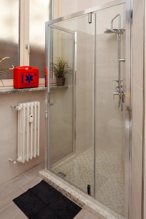Mercadante Guest House Милан Италия
