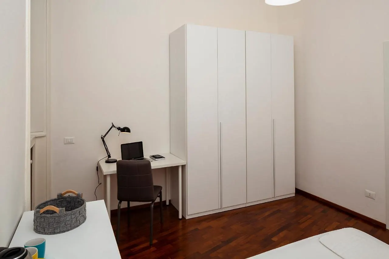 מילאנו Mercadante Guest House 0*,  איטליה